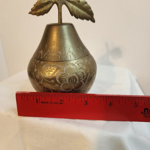 Vintage Brass Pear Shaped Trinket Box with Leaf Lid Floral Etched Design 5" - Picture 3 of 10